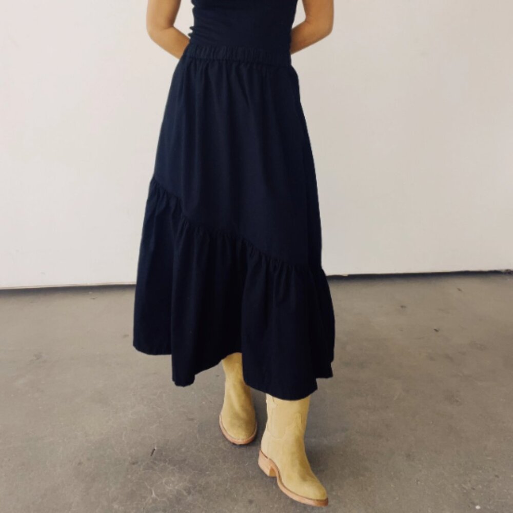 Hey Gang The Ranch Skirt in black, NWT, size L